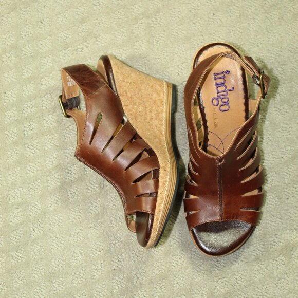 Indigo by Clarks Women's 6.54M Brown Leather 1" Platform 3.5" Wedge Heels - Picture 1 of 8